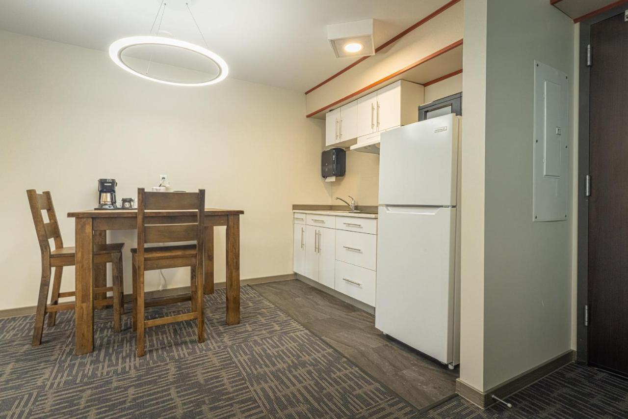 Quality Inn Sunshine Suites 테라스 외부 사진