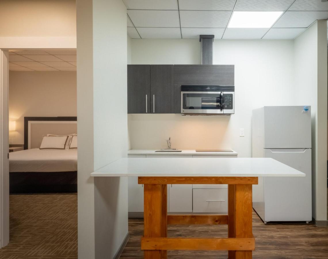 Quality Inn Sunshine Suites 테라스 외부 사진