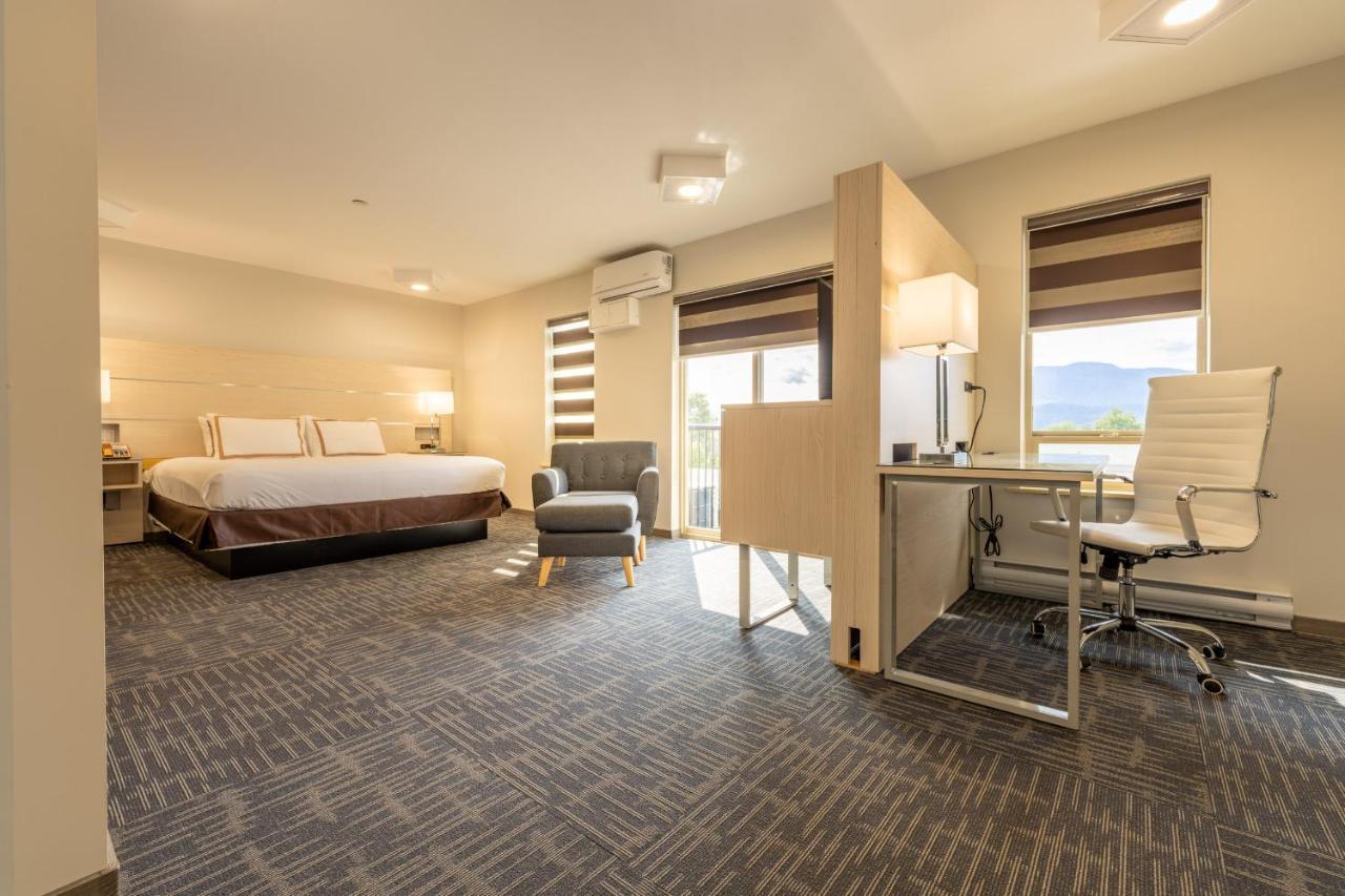 Quality Inn Sunshine Suites 테라스 외부 사진