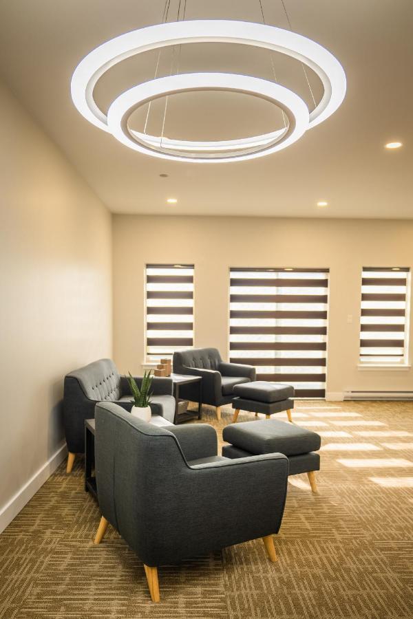 Quality Inn Sunshine Suites 테라스 외부 사진