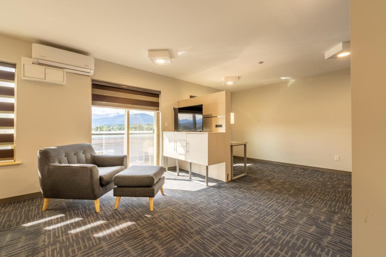 Quality Inn Sunshine Suites 테라스 외부 사진