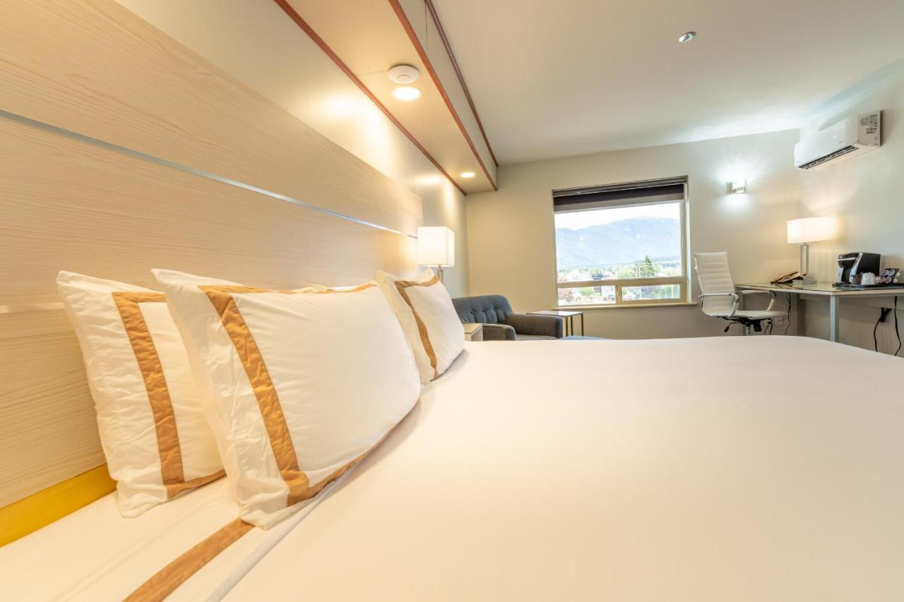 Quality Inn Sunshine Suites 테라스 외부 사진
