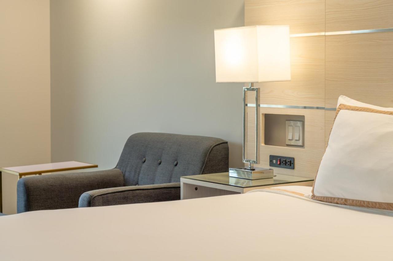 Quality Inn Sunshine Suites 테라스 외부 사진
