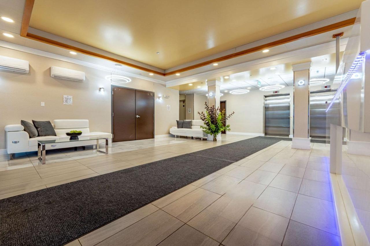 Quality Inn Sunshine Suites 테라스 외부 사진