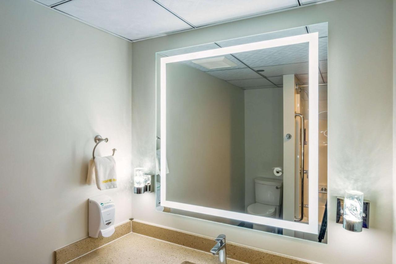 Quality Inn Sunshine Suites 테라스 외부 사진