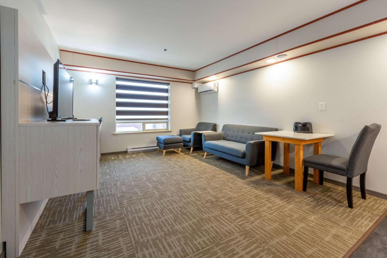 Quality Inn Sunshine Suites 테라스 외부 사진