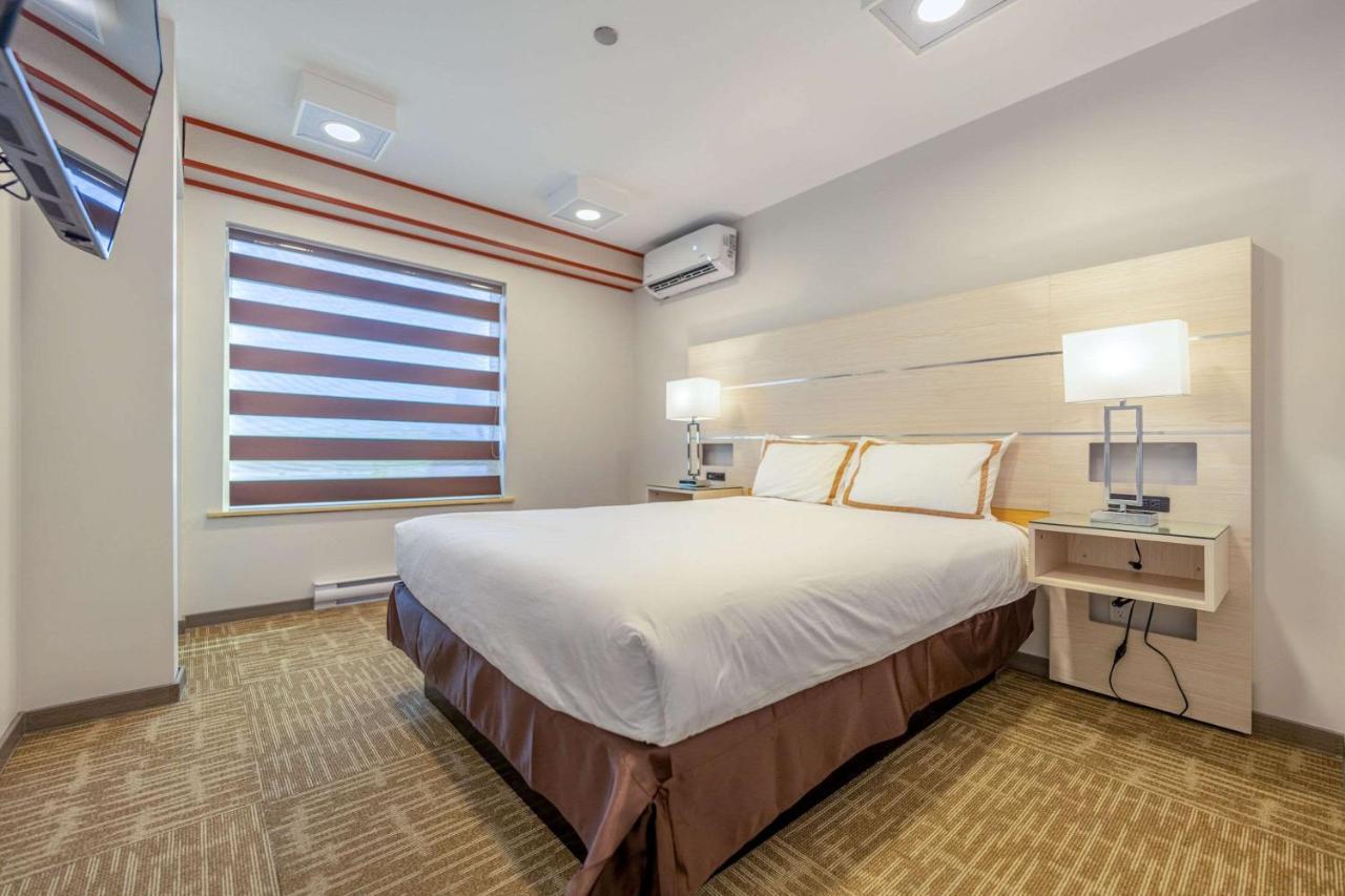 Quality Inn Sunshine Suites 테라스 외부 사진